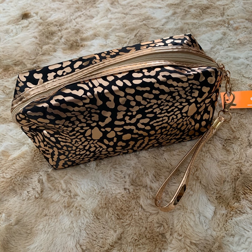 ⭐️Makeup/travel bag- black metallic⭐️